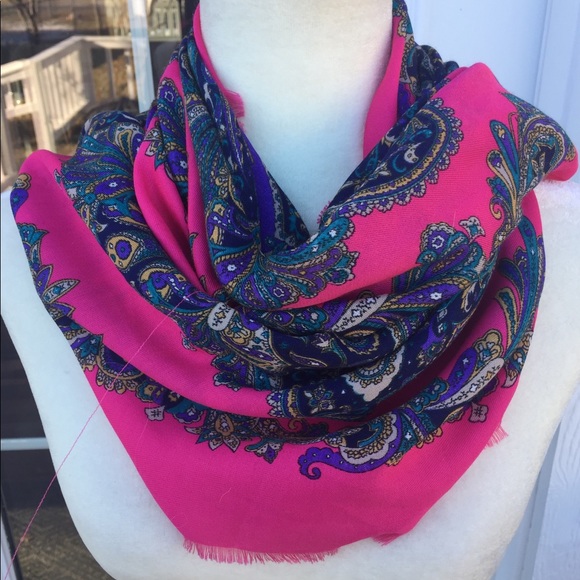 Luca Castellani Scarf   44” by 44” - Picture 1 of 8